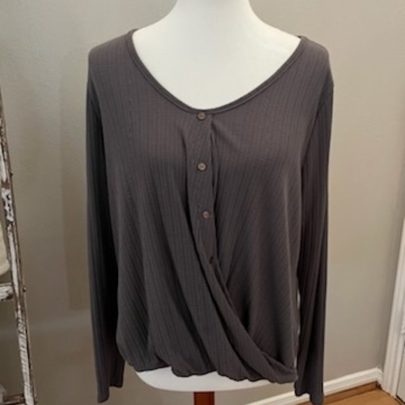 NWT WHITE WILLOW Gray Waffle Knit Faux Button Faux Wrap Long Sleeve LARGE - Picture 1 of 7